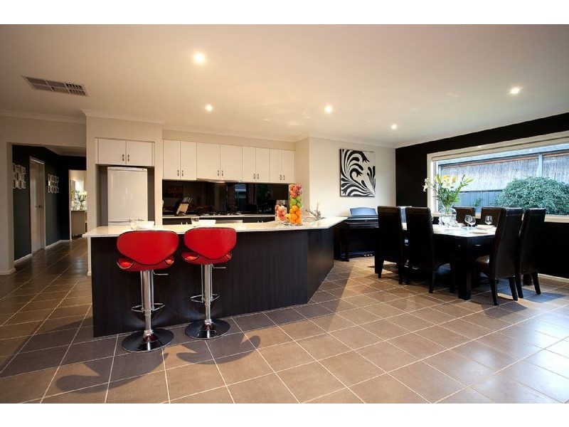 12 Oakham Glade, Derrimut VIC 3030