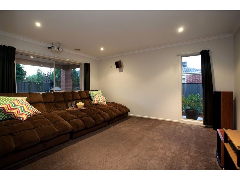 12 Oakham Glade, Derrimut VIC 3030