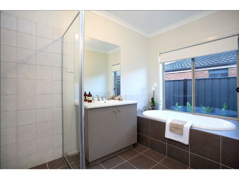 12 Oakham Glade, Derrimut VIC 3030