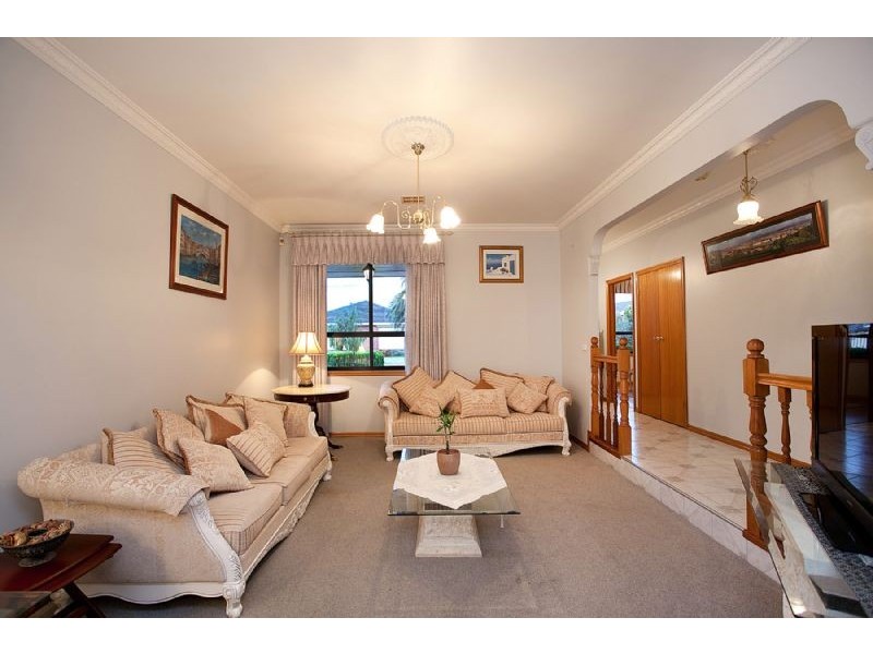 3 Lake Boga Avenue, Deer Park VIC 3023