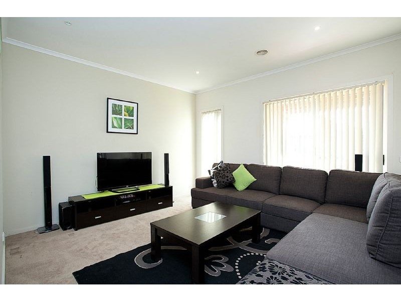 2 Buckhaven Street, Deer Park VIC 3023