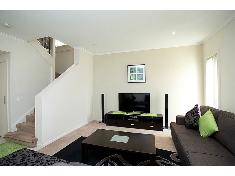 2 Buckhaven Street, Deer Park VIC 3023