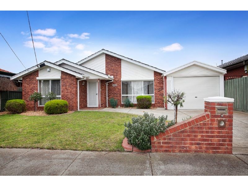 1 Lake Boga Avenue, Deer Park VIC 3023