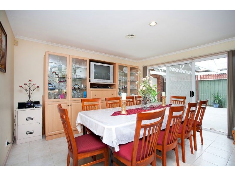 1 Lake Boga Avenue, Deer Park VIC 3023