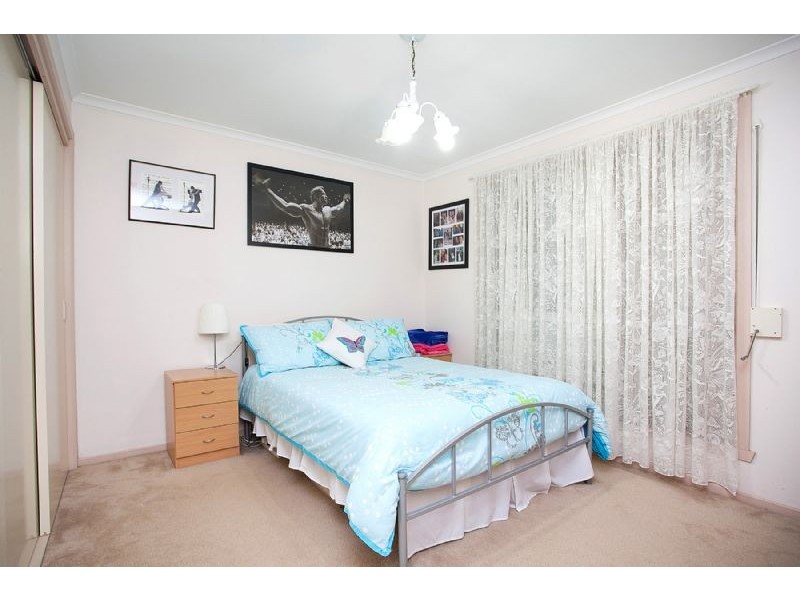 1 Lake Boga Avenue, Deer Park VIC 3023