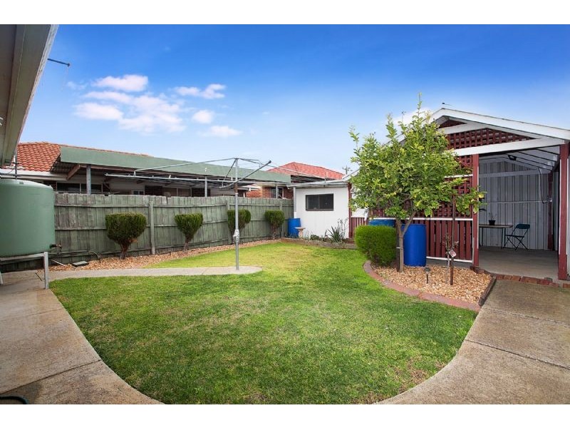 1 Lake Boga Avenue, Deer Park VIC 3023