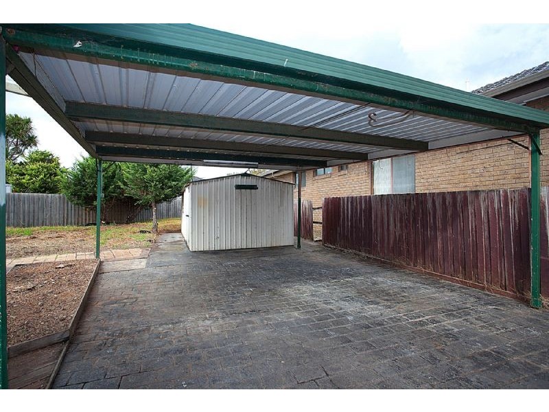 11 Mica Court, Kings Park VIC 3021