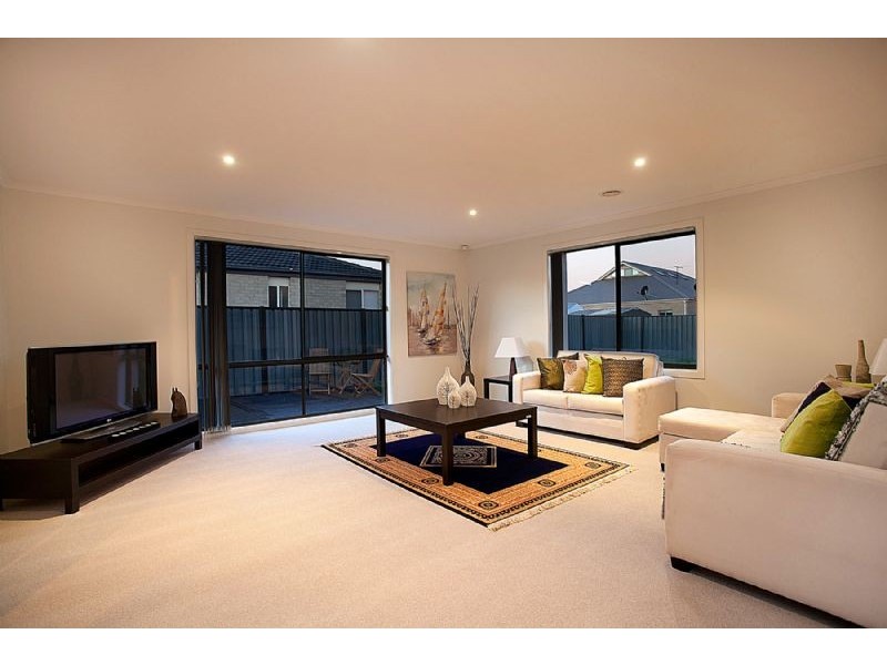 18 Scotney Crescent, Derrimut VIC 3030