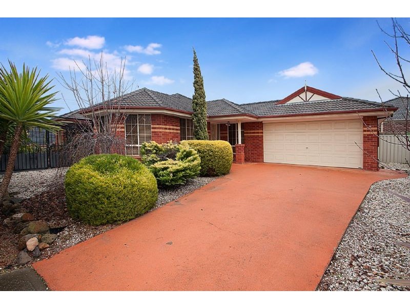 10 Morwell Gardens, Caroline Springs VIC 3023