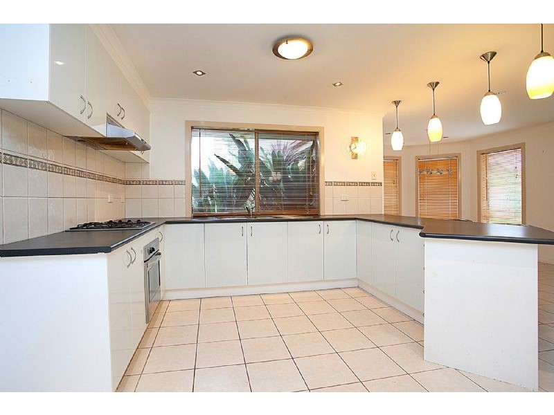 10 Morwell Gardens, Caroline Springs VIC 3023