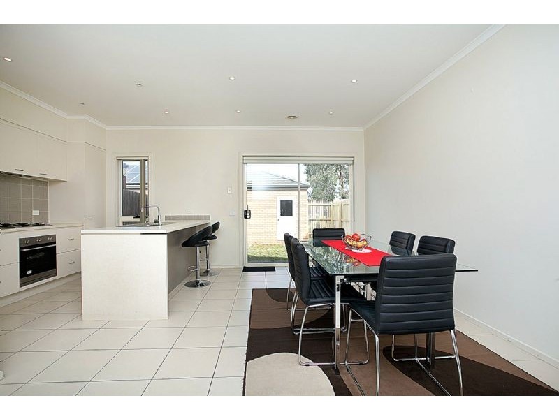 2 Buckhaven Street, Deer Park VIC 3023
