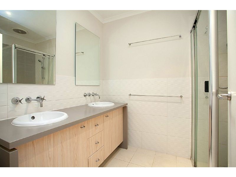 2 Buckhaven Street, Deer Park VIC 3023