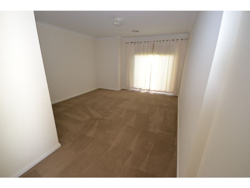 4  Hemsley Drive, Deer Park VIC 3023