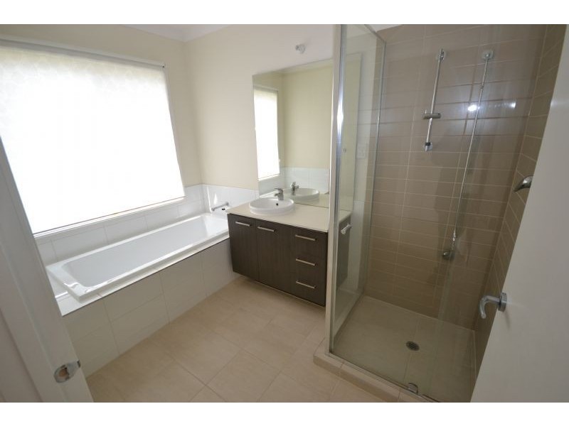 4  Hemsley Drive, Deer Park VIC 3023