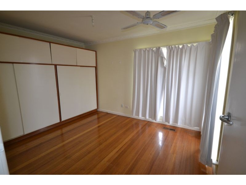 6 Monatsell Ave, Deer Park VIC 3023