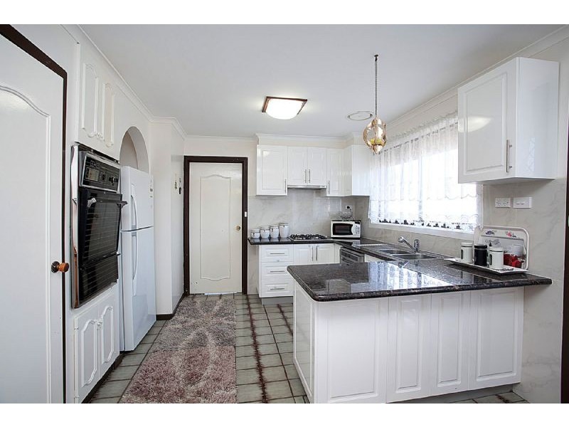 2 Livingston Street, Deer Park VIC 3023