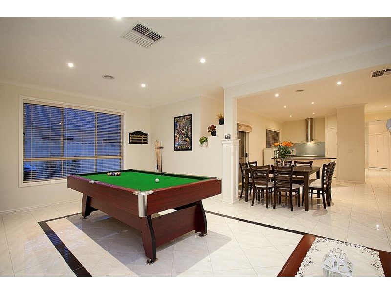 3 Dighton Terrace, Cairnlea VIC 3023