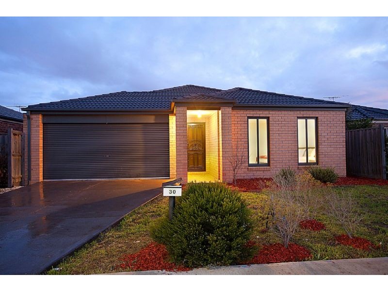 30 Hatchlands Drive, Deer Park VIC 3023