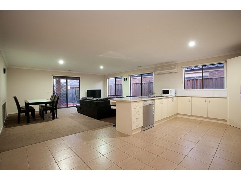 30 Hatchlands Drive, Deer Park VIC 3023