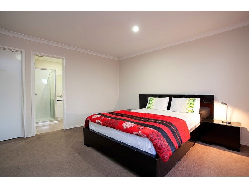 30 Hatchlands Drive, Deer Park VIC 3023