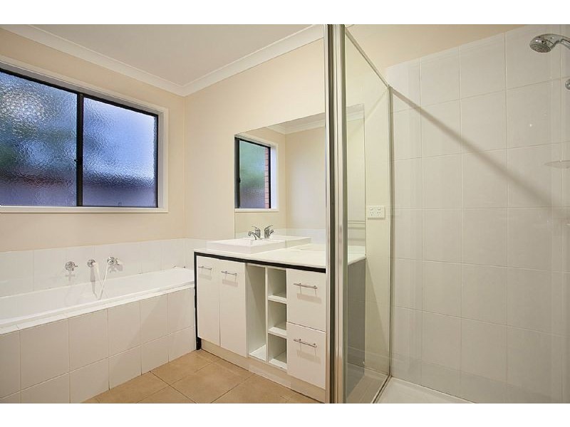 30 Hatchlands Drive, Deer Park VIC 3023