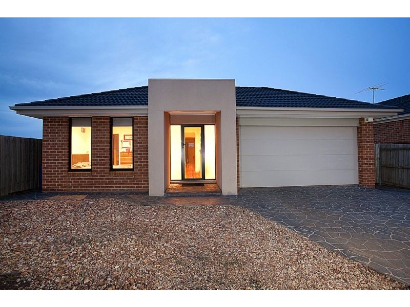 32 St Leonards Avenue, Derrimut VIC 3030