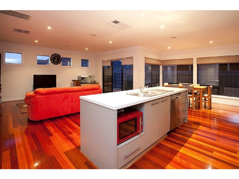 32 St Leonards Avenue, Derrimut VIC 3030