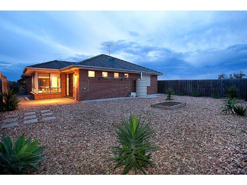 32 St Leonards Avenue, Derrimut VIC 3030