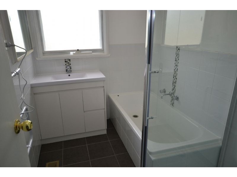 11. Droitwich Crescent., Deer Park VIC 3023
