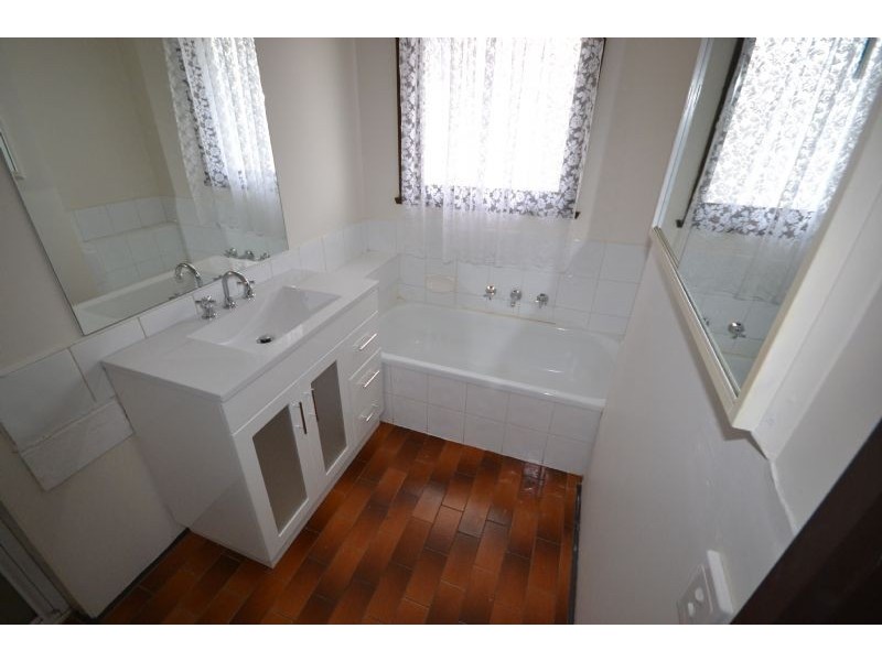 2 Telford Close, Deer Park VIC 3023