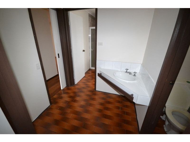 2 Telford Close, Deer Park VIC 3023