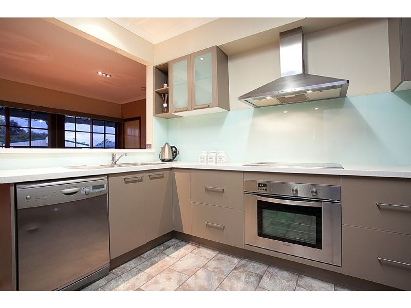 18 Dumfries Street, Deer Park VIC 3023