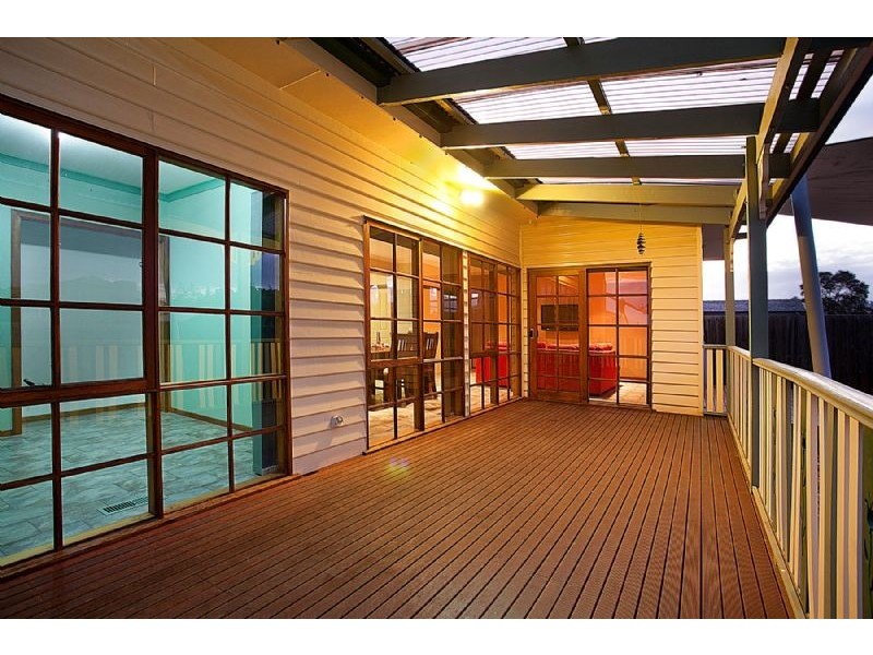 18 Dumfries Street, Deer Park VIC 3023