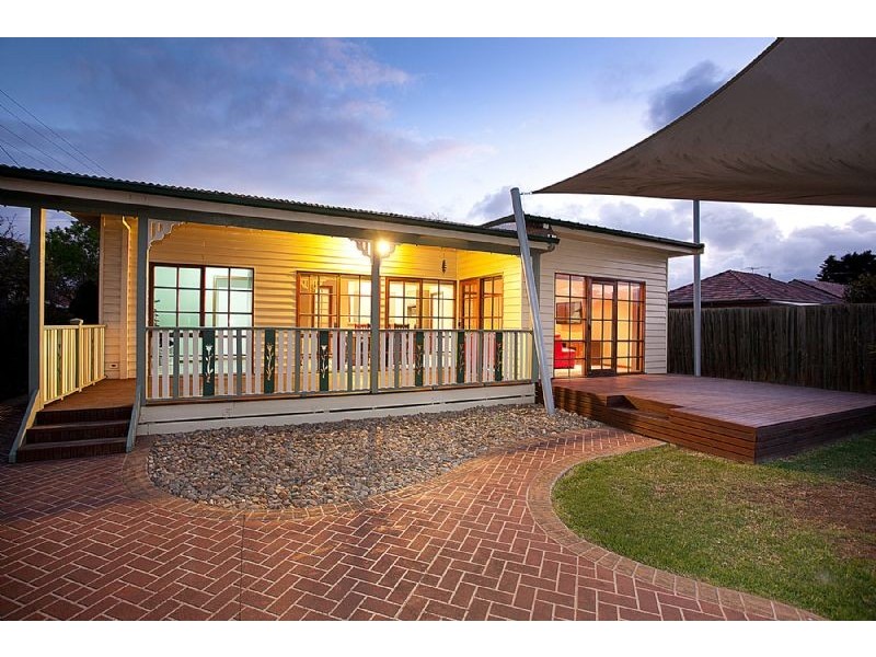 18 Dumfries Street, Deer Park VIC 3023