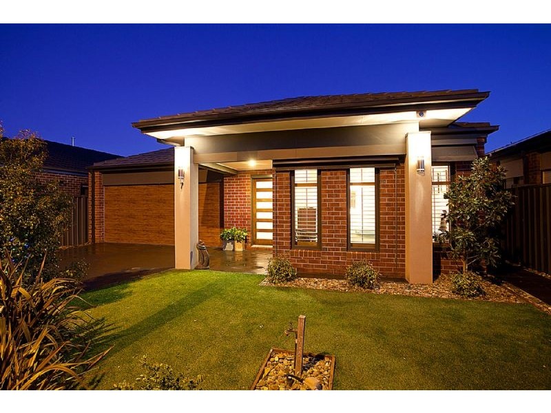 7 Longfield Way, Deer Park VIC 3023