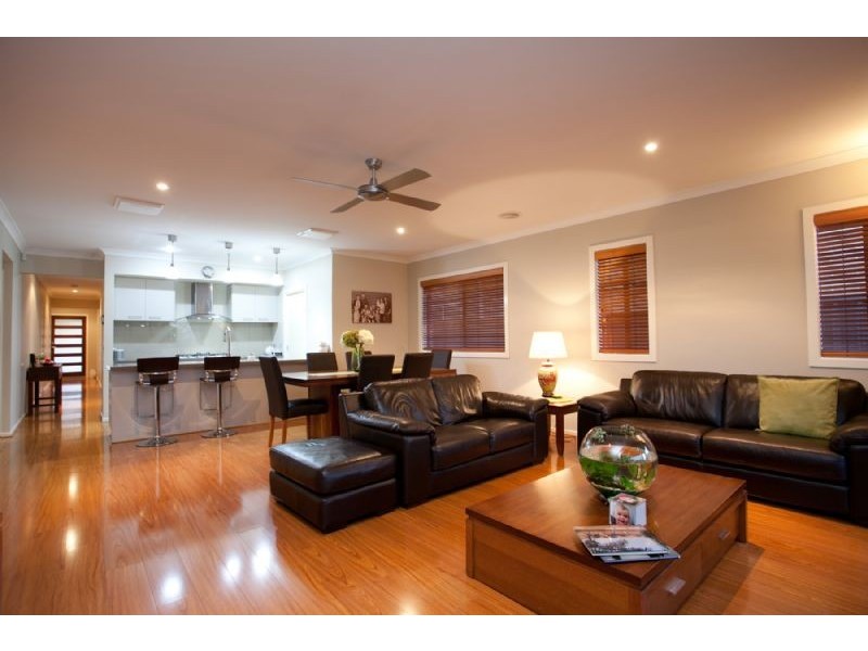 7 Longfield Way, Deer Park VIC 3023