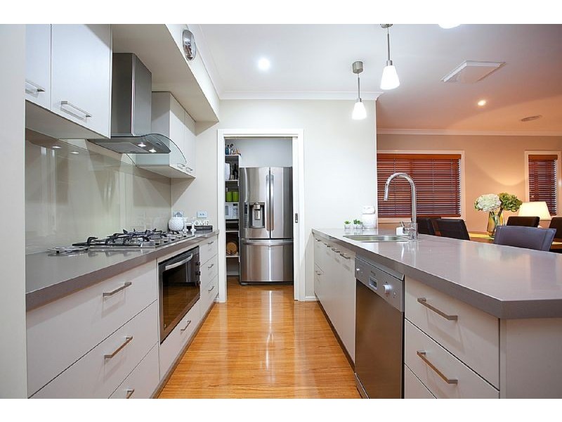 7 Longfield Way, Deer Park VIC 3023