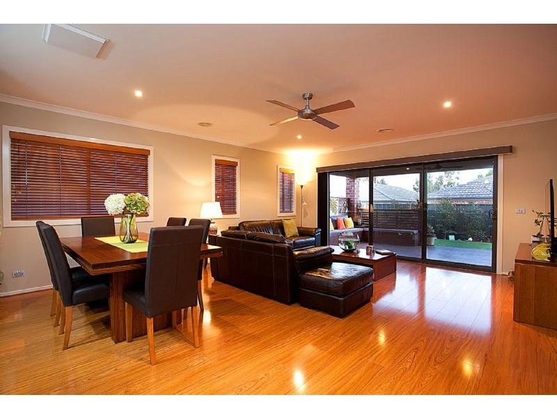 7 Longfield Way, Deer Park VIC 3023