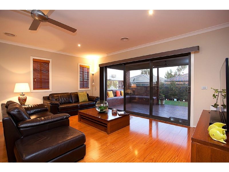 7 Longfield Way, Deer Park VIC 3023