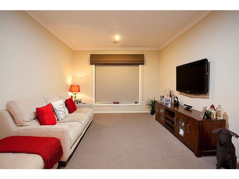 7 Longfield Way, Deer Park VIC 3023