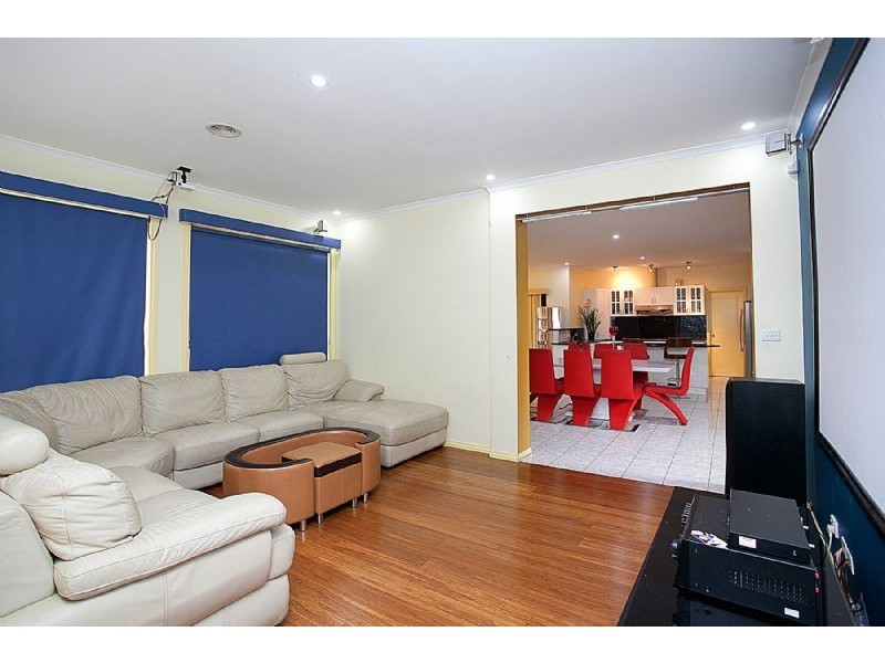 8 Westbrook Place, Cairnlea VIC 3023