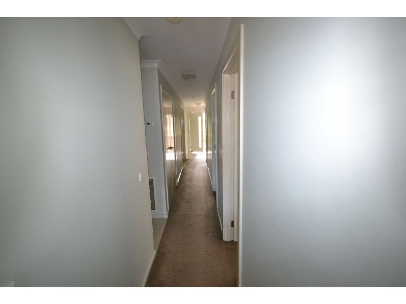 10 Deauville Lane, Deer Park VIC 3023