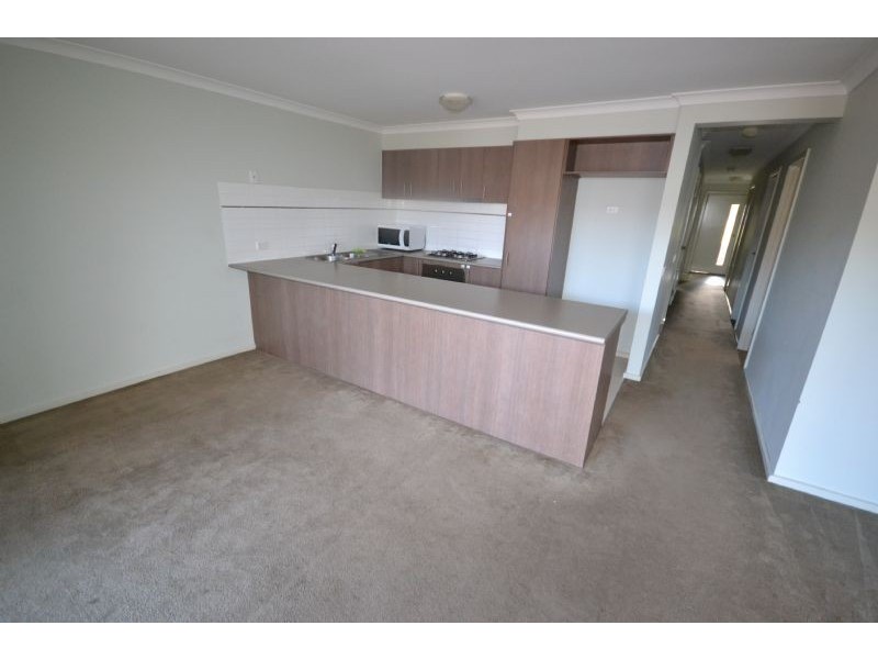 10 Deauville Lane, Deer Park VIC 3023