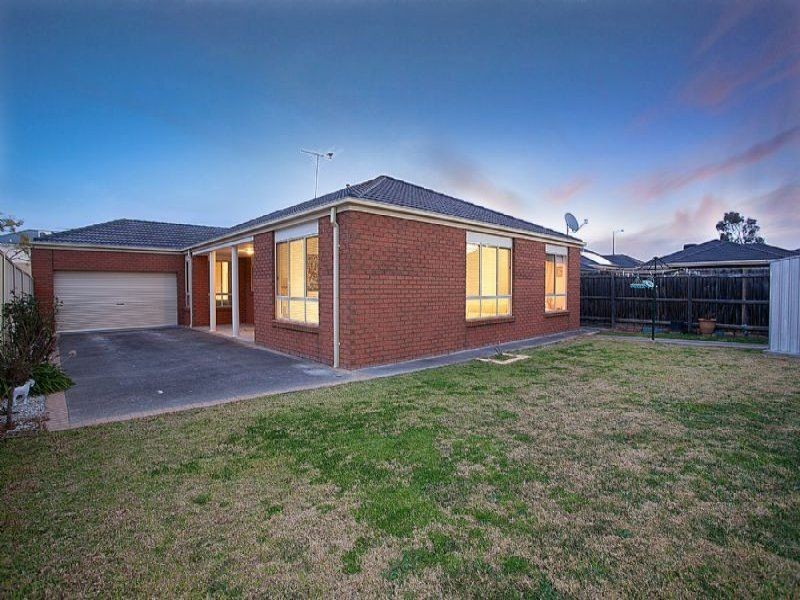 3 Dighton Terrace, Cairnlea VIC 3023
