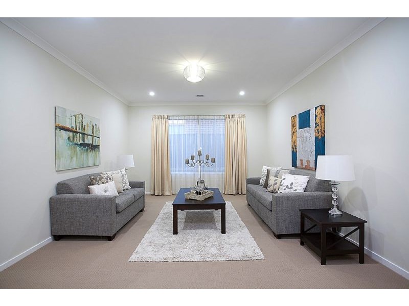 33 Grosvenor Crescent, Derrimut VIC 3030