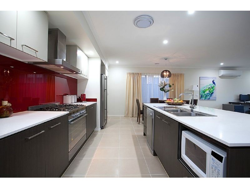 33 Grosvenor Crescent, Derrimut VIC 3030