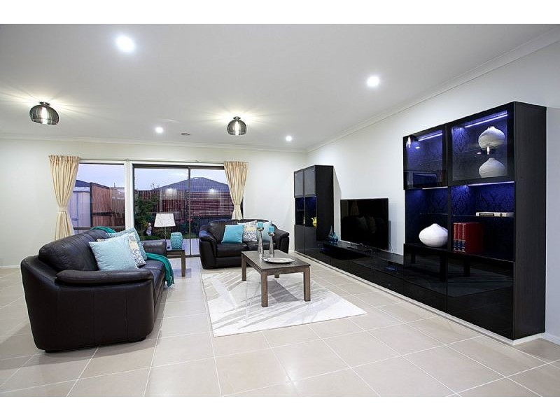 33 Grosvenor Crescent, Derrimut VIC 3030