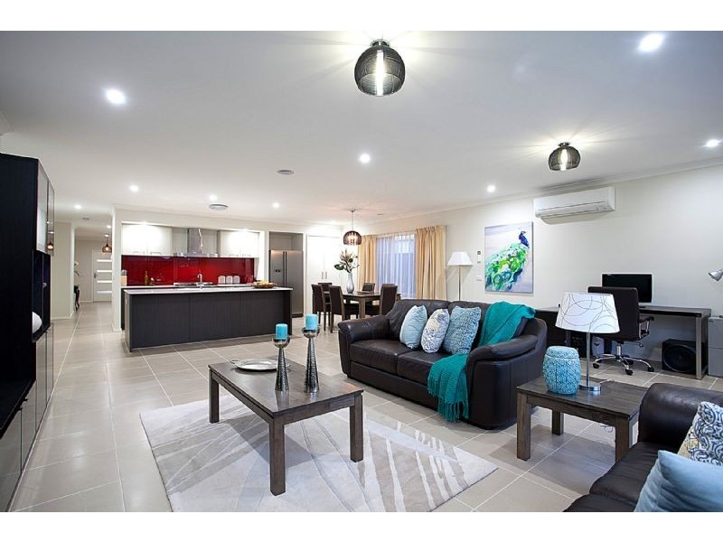 33 Grosvenor Crescent, Derrimut VIC 3030