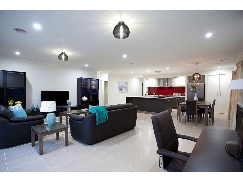 33 Grosvenor Crescent, Derrimut VIC 3030