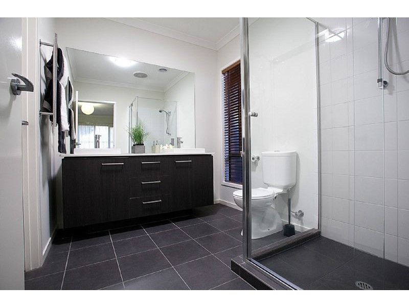 33 Grosvenor Crescent, Derrimut VIC 3030